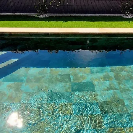 Villa 300 M De La Plage, Piscine Clim, Wifi Grimaud